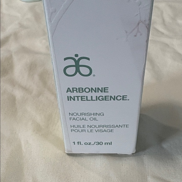 Arbonne Intelligence Nourishing Facial Oil - NIB. - Picture 3 of 4